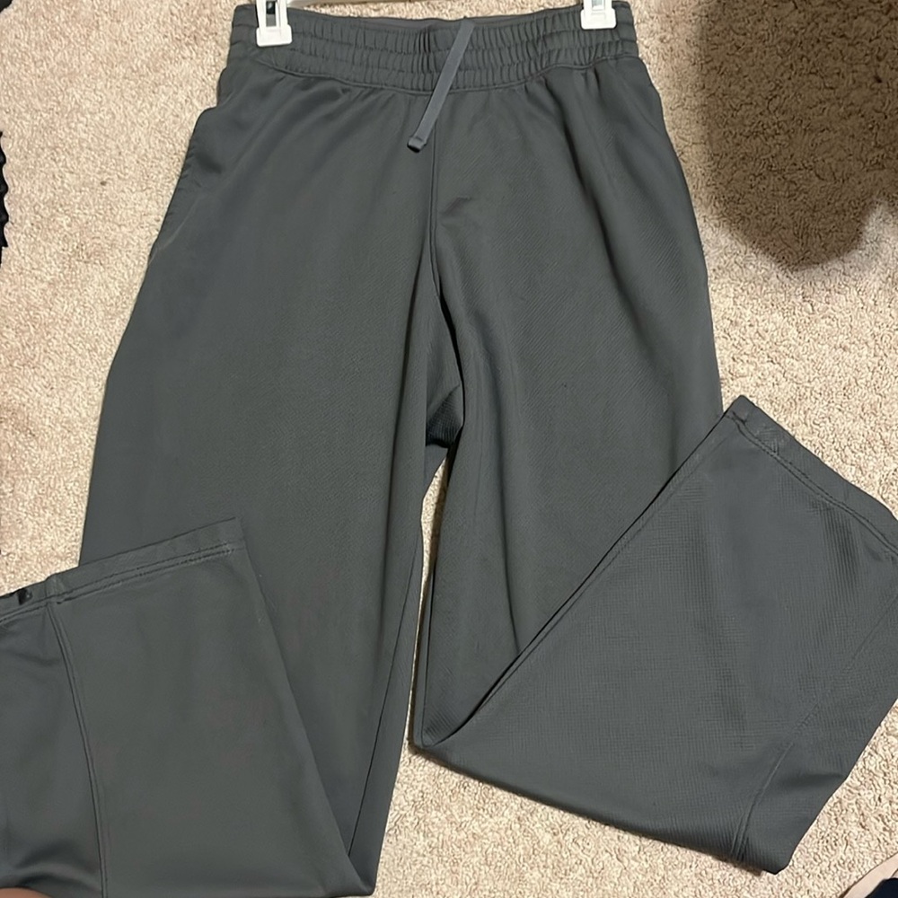 UNDER ARMOUR SWEATPANTS